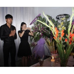 Diễn viên đau buồn viếng em trai nhạc sĩ Đỗ Quang Diễn viên đau buồn viếng em trai nhạc sĩ Đỗ Quang